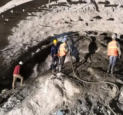 河源拱顶带模注浆料的施工流程及注意事项